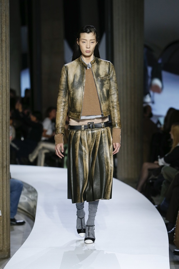 مجموعة Miu Miu لربيع وصيف 2022 من أسبوع الموضة في باريس