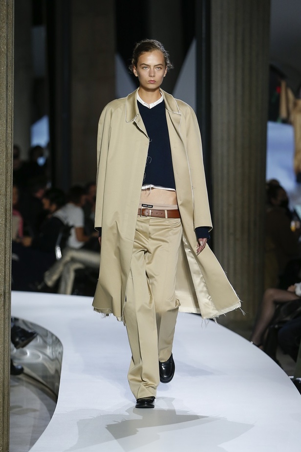 مجموعة Miu Miu لربيع وصيف 2022 من أسبوع الموضة في باريس