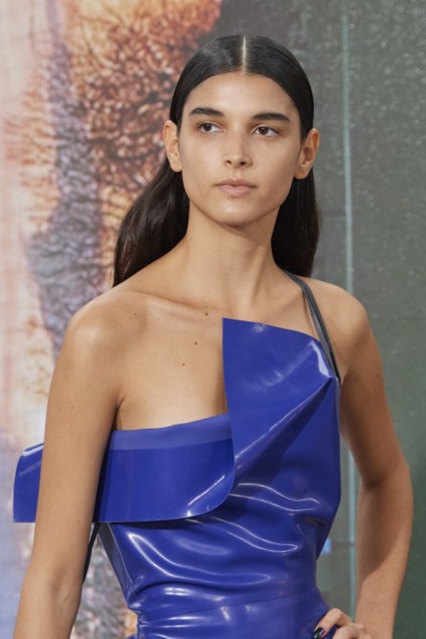 عرض أزياء مجموعة Vivienne Westwood لربيع وصيف 2022 من أسبوع الموضة في باريس