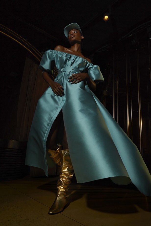 عرض أزياء Alexis Mabille لربيع وصيف 2022 من أسبوع الموضة في باريس