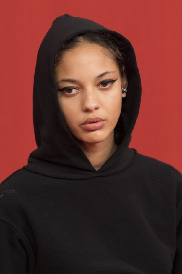 مجموعة بالنسياغا لموسم ربيع وصيف 2022