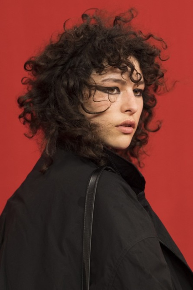 مجموعة بالنسياغا لموسم ربيع وصيف 2022