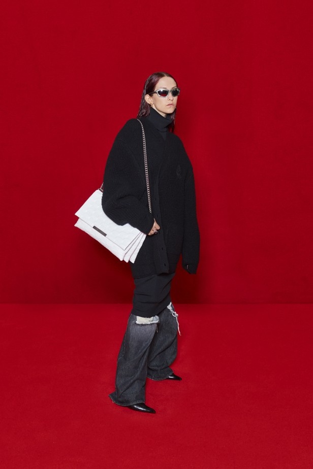 مجموعة بالنسياغا لموسم ربيع وصيف 2022