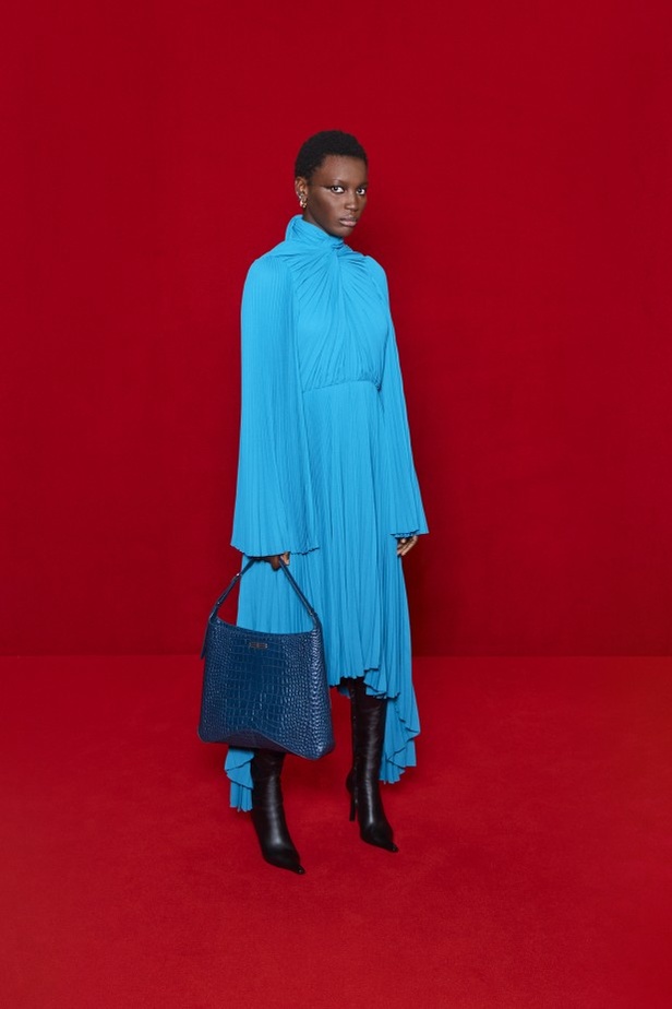 مجموعة بالنسياغا لموسم ربيع وصيف 2022