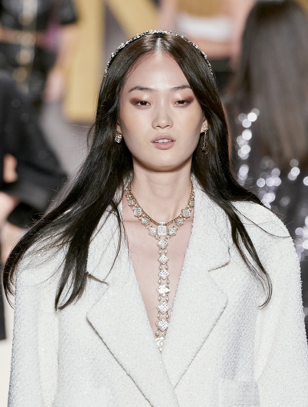 مجموعة CHANEL لربيع وصيف 2022 من أسبوع الموضة في باريس