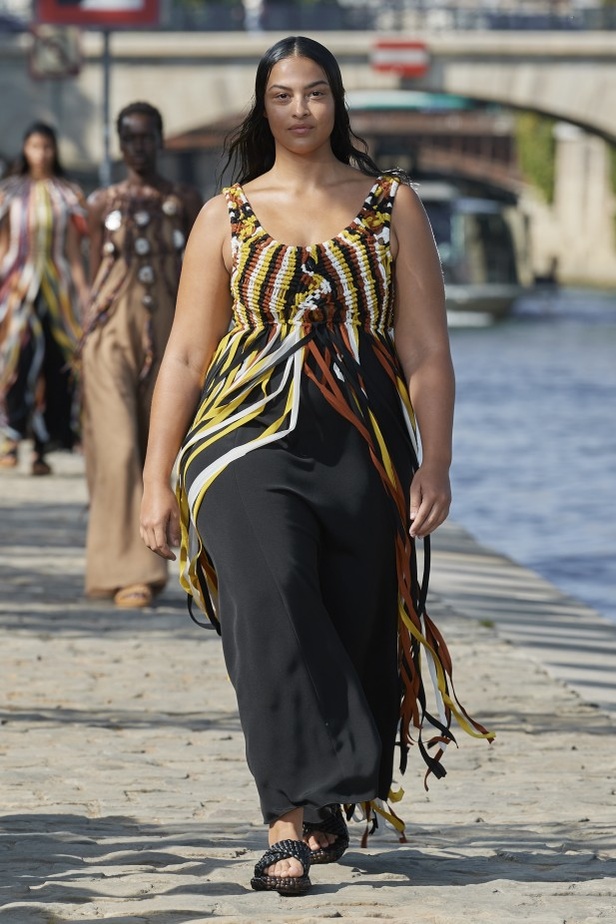 مجموعة كلوي لموسم ربيع وصيف 2022