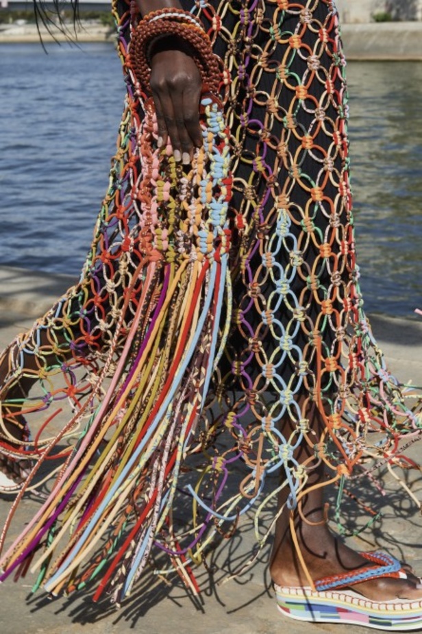 عرض أزياء كلوي لموسم ربيع وصيف 2022