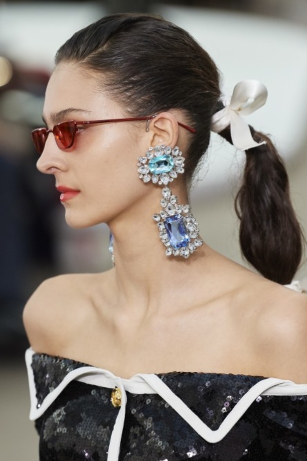 عرض أزياء Giambattista Valli لربيع وصيف 2022 من أسبوع الموضة في باريس