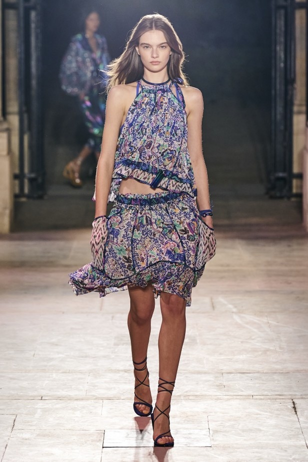 عرض أزياء مجموعة Isabel Marant للملابس الجاهزة من أسبوع الموضة في باريس 2021