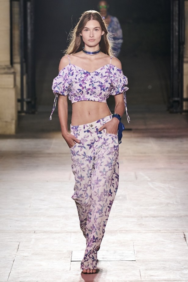 عرض أزياء مجموعة Isabel Marant للملابس الجاهزة من أسبوع الموضة في باريس 2021