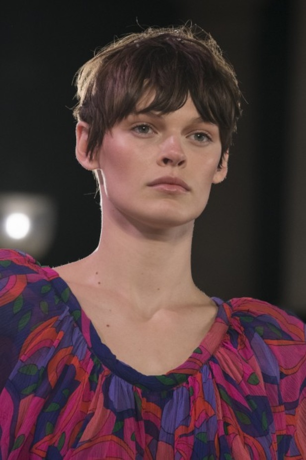 عرض أزياء مجموعة Isabel Marant للملابس الجاهزة من أسبوع الموضة في باريس 2021