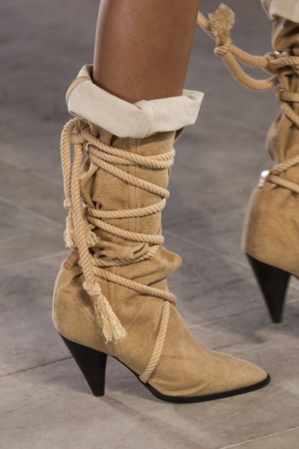 عرض أزياء مجموعة Isabel Marant للملابس الجاهزة من أسبوع الموضة في باريس 2021