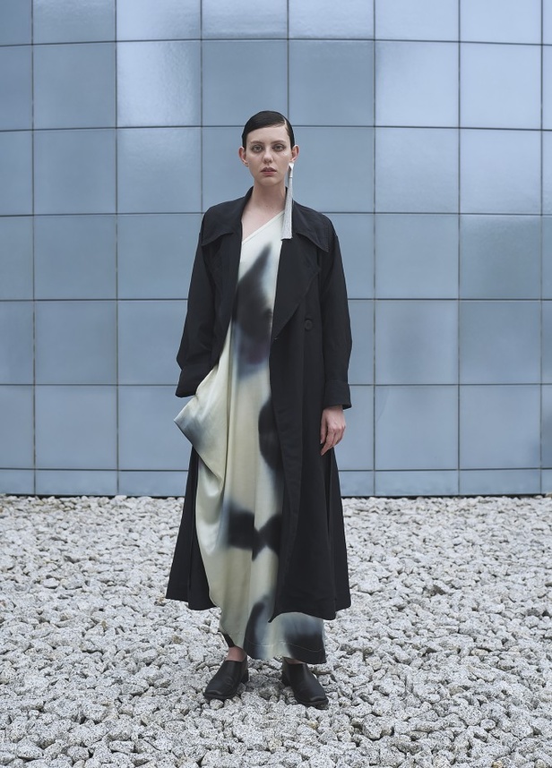 عرض أزياء Issey Miyake للألبسة الجاهزة من أسبوع الموضة في باريس 2021