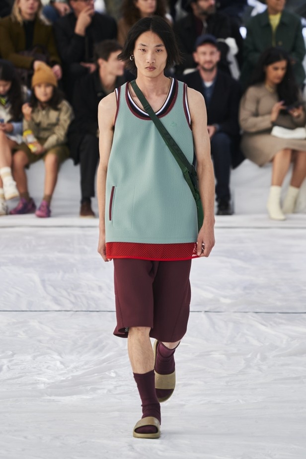 مجموعة أزياء لاكوست لربيع وصيف 2022 من أسبوع الموضة في باريس