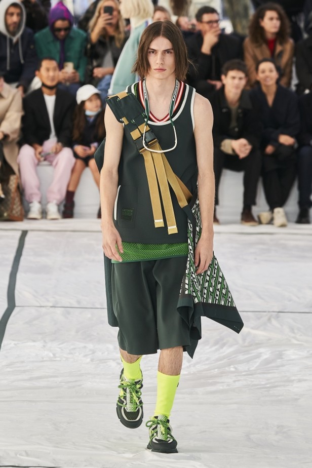 مجموعة أزياء لاكوست لربيع وصيف 2022 من أسبوع الموضة في باريس