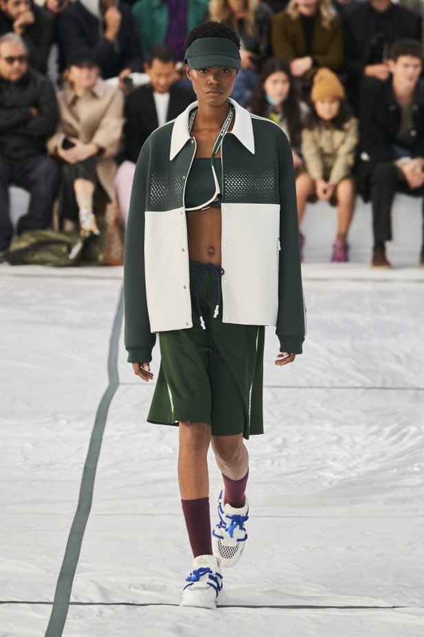 مجموعة أزياء لاكوست لربيع وصيف 2022 من أسبوع الموضة في باريس