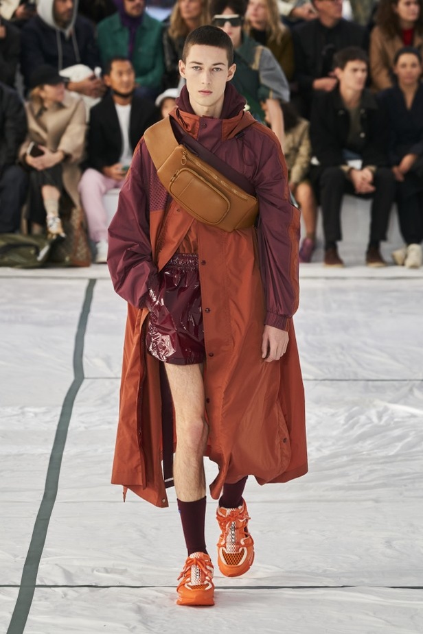 مجموعة أزياء لاكوست لربيع وصيف 2022 من أسبوع الموضة في باريس