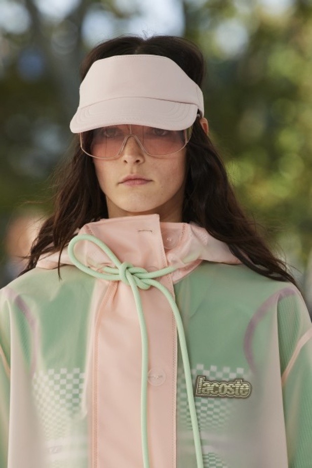 مجموعة أزياء لاكوست لربيع وصيف 2022 من أسبوع الموضة في باريس