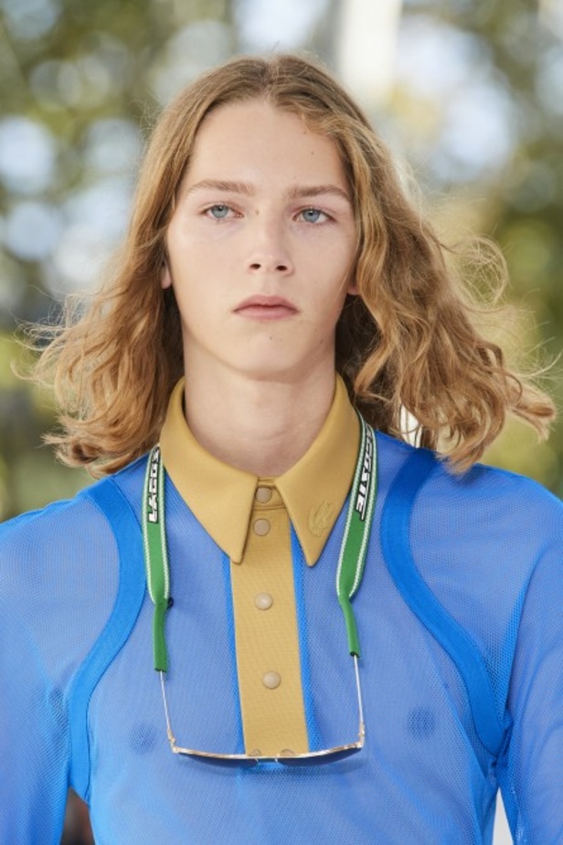 مجموعة أزياء لاكوست لربيع وصيف 2022 من أسبوع الموضة في باريس