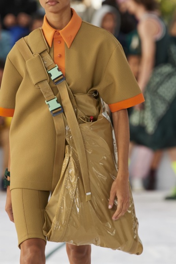 مجموعة أزياء لاكوست لربيع وصيف 2022 من أسبوع الموضة في باريس