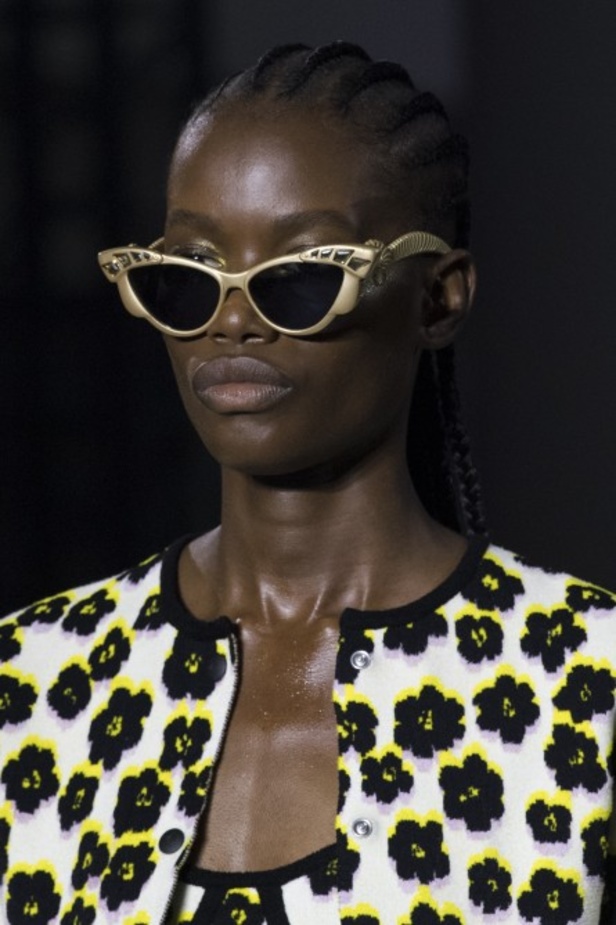 عرض أزياء Lanvin لربيع وصيف 2022 من أسبوع الموضة في باريس 