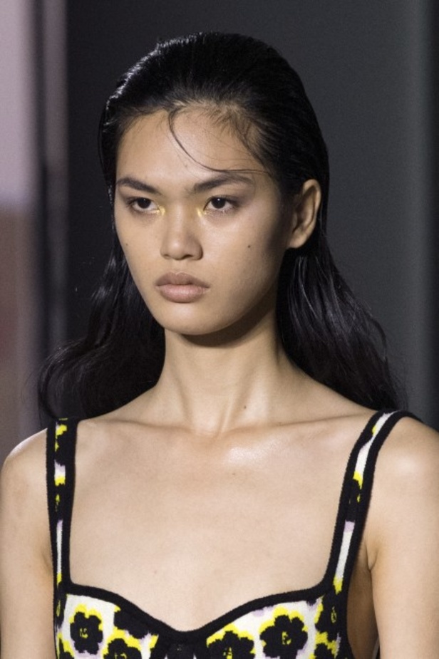 عرض أزياء Lanvin لربيع وصيف 2022 من أسبوع الموضة في باريس 