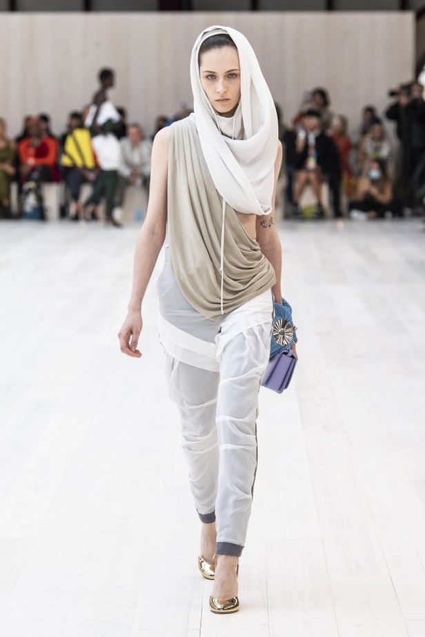 مجموعة لويفي لموسم ربيع وصيف 2022