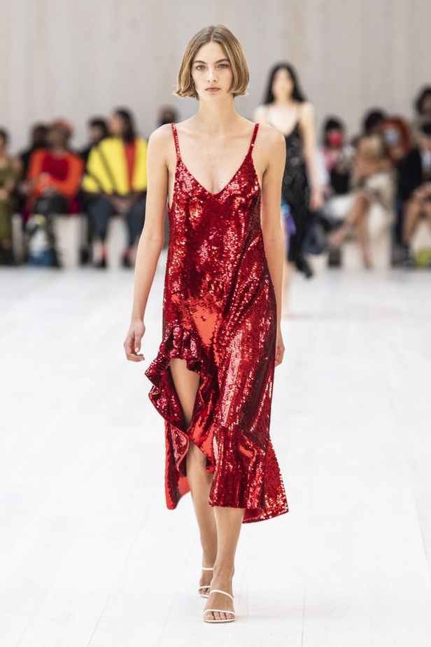 مجموعة لويفي لموسم ربيع وصيف 2022