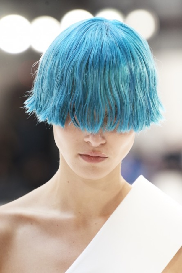 عرض أزياء لويفي لموسم ربيع وصيف 2022