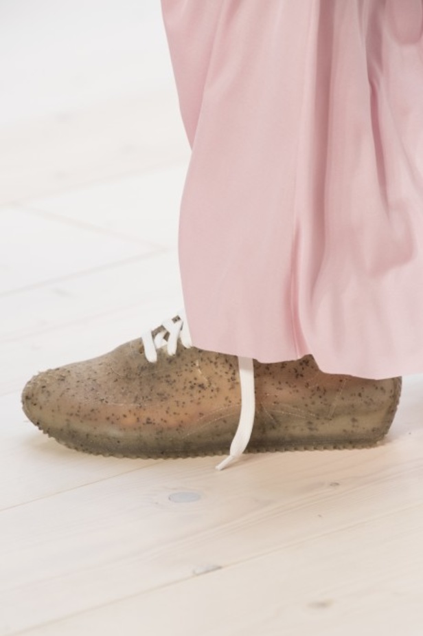 عرض أزياء لويفي لموسم ربيع وصيف 2022