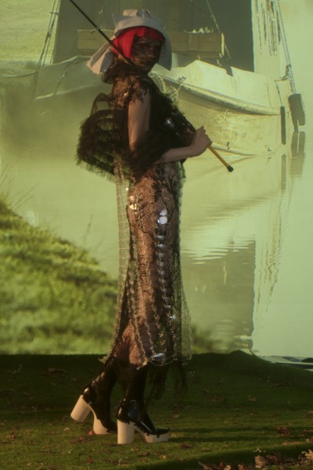 عرض أزياء Maison Margiela لربيع وصيف 2022 من أسبوع الموضة في باريس 