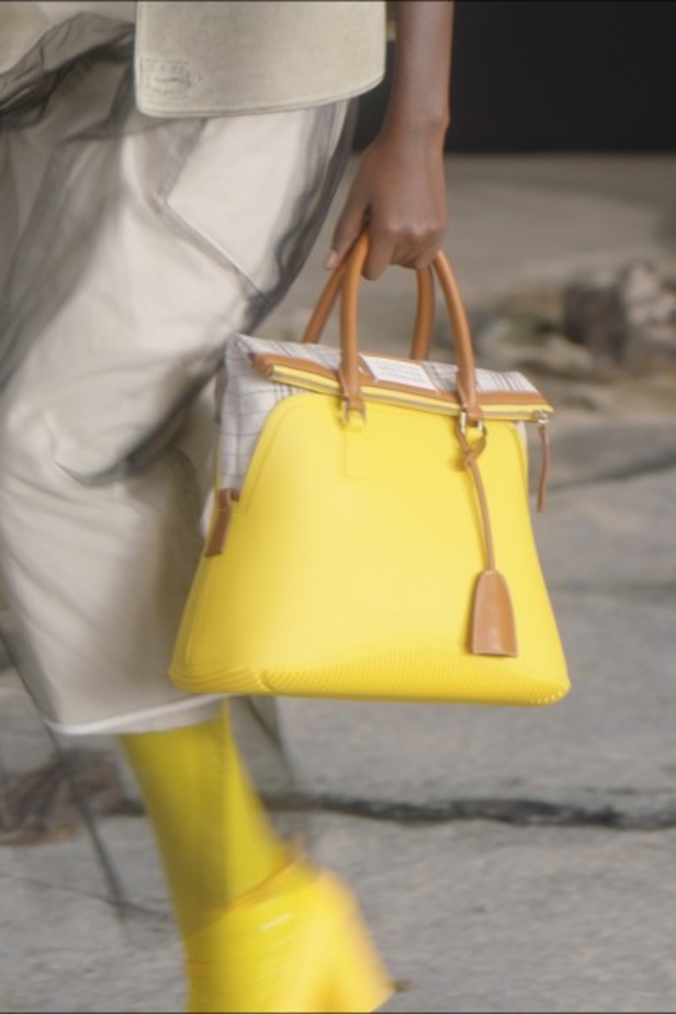 عرض أزياء Maison Margiela لربيع وصيف 2022 من أسبوع الموضة في باريس 