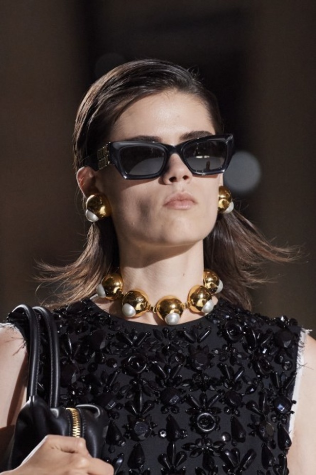 مجموعة Miu Miu لربيع وصيف 2022 من أسبوع الموضة في باريس