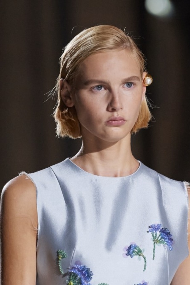 مجموعة Miu Miu لربيع وصيف 2022 من أسبوع الموضة في باريس