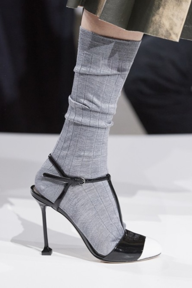 مجموعة Miu Miu لربيع وصيف 2022 من أسبوع الموضة في باريس