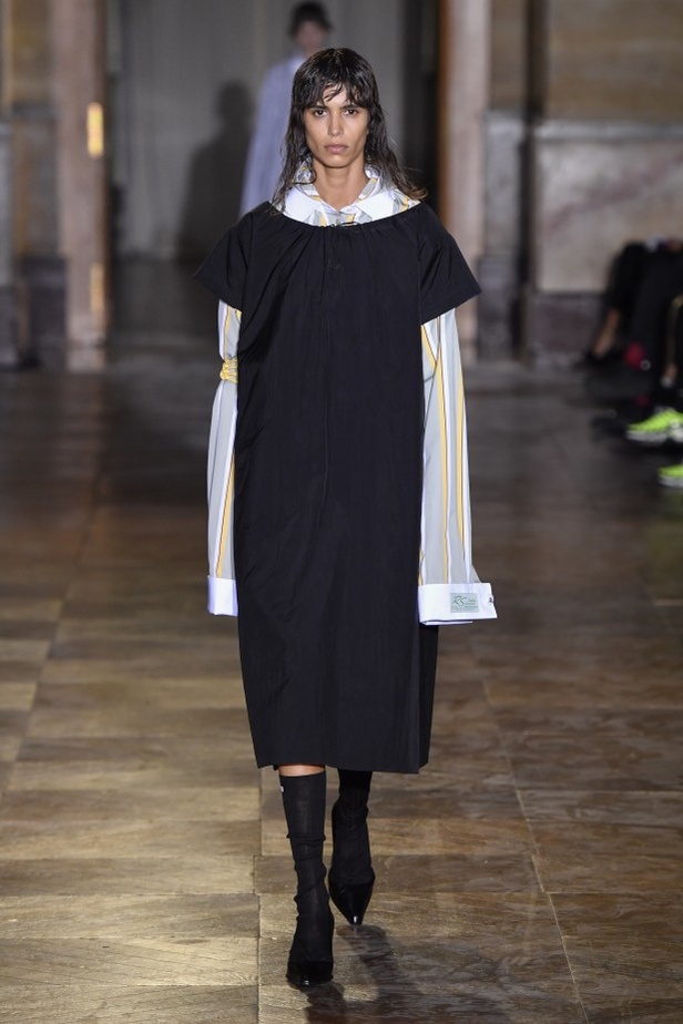 مجموعة راف سيمونز لموسم ربيع وصيف 2022