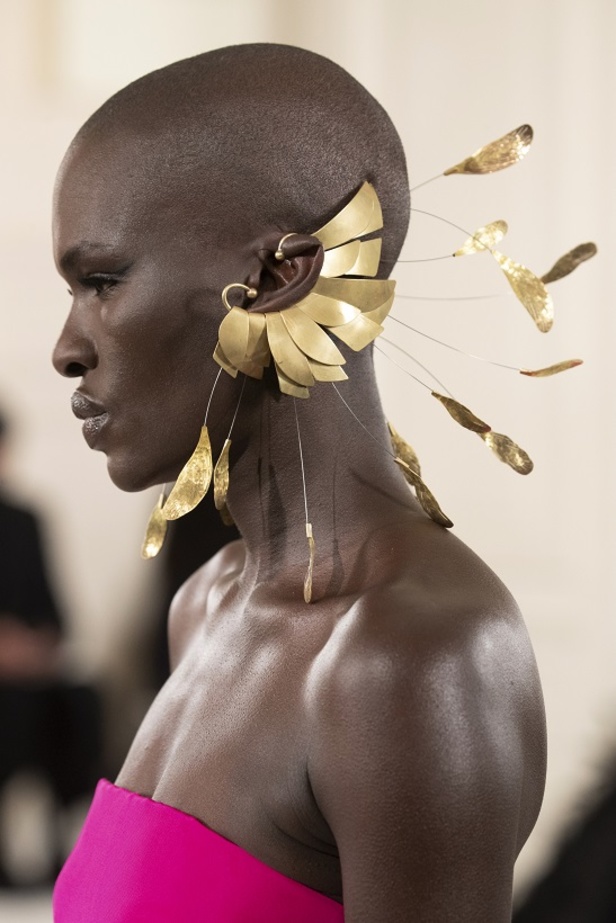 مجموعة فالنتينو للهوت كوتور لربيع وصيف 2022