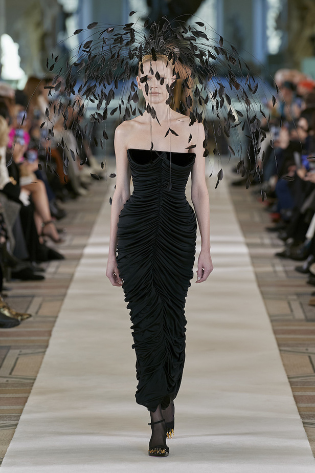 مجموعة Schiaparelli للهوت كوتور لموسم ربيع وصيف 2022