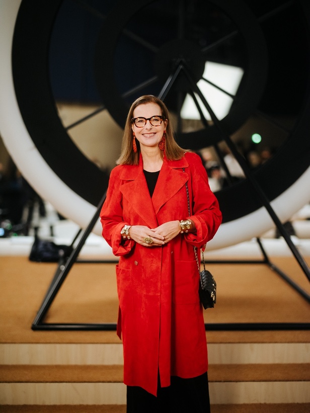 مجموعة دار CHANEL للأزياء الراقية لربيع وصيف 2022 تناغم بين الخيال والواقع