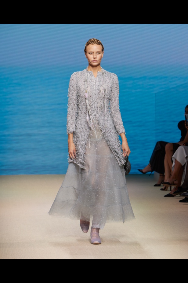 مجموعةGIORGIO ARMANI  لربيع 2022 مزيج بين الجرأة والحرية