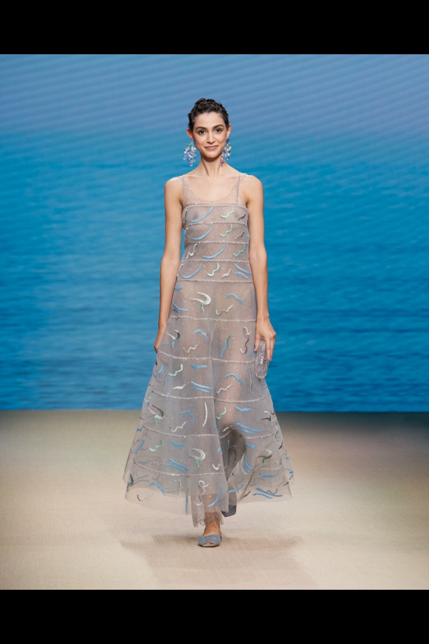 مجموعةGIORGIO ARMANI  لربيع 2022 مزيج بين الجرأة والحرية