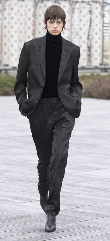 مجموعة Azzaro للهوت كوتور لربيع وصيف 2022‏