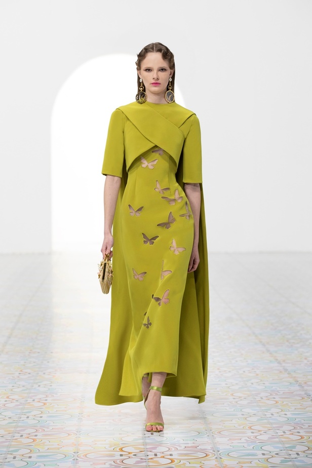 الرومانسية تتجسّد في تصاميم مجموعة أزياء جورج حبيقة لربيع وصيف 2022