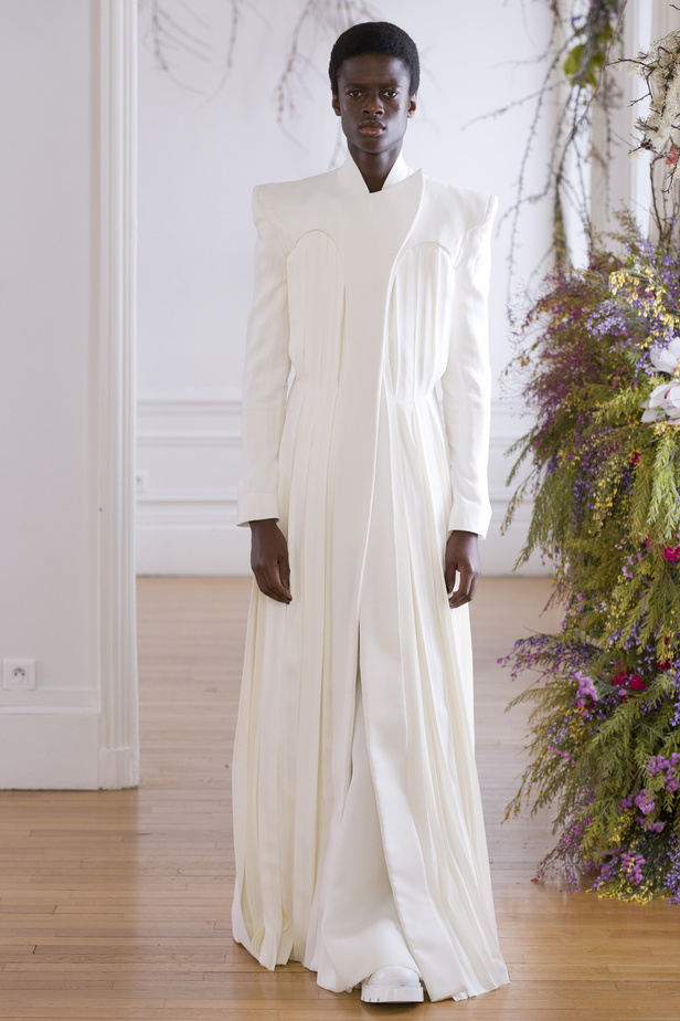 مجموعة Ashi Studio للهوت كوتور لربيع وصيف 2022‏