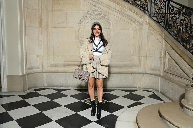 مجموعة حالمة بتصاميم براقة وثلاثية الأبعاد من دار Dior ضمن أسبوع الموضة للأزياء الفاخرة