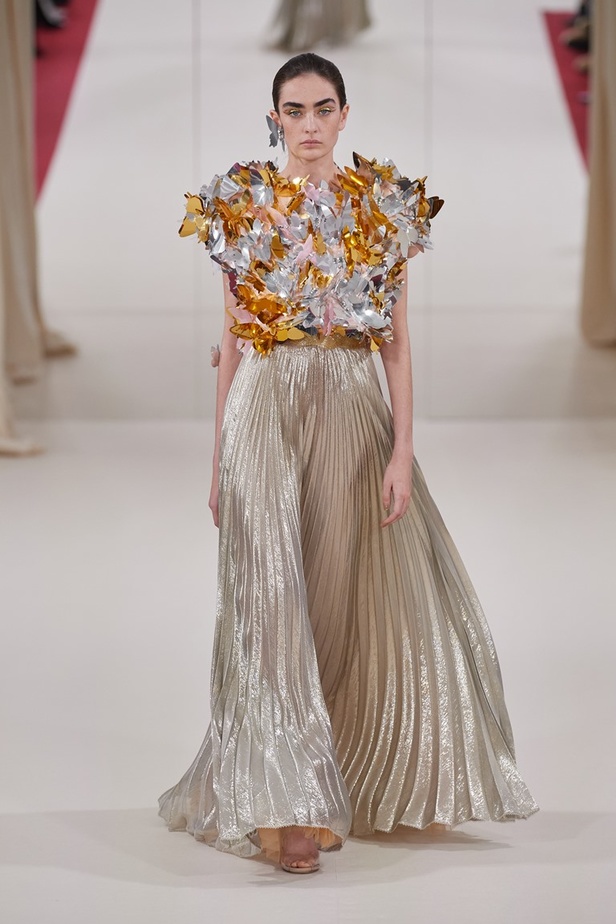 مجموعة Alexis Mabille الهوت كوتور لربيع وصيف 2022