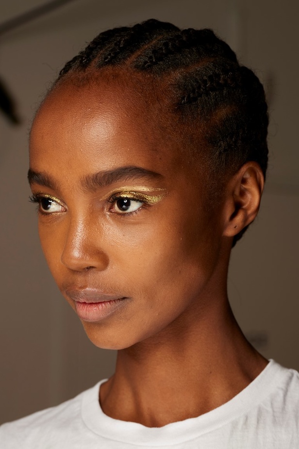 مجموعة Alexis Mabille الهوت كوتور لربيع وصيف 2022