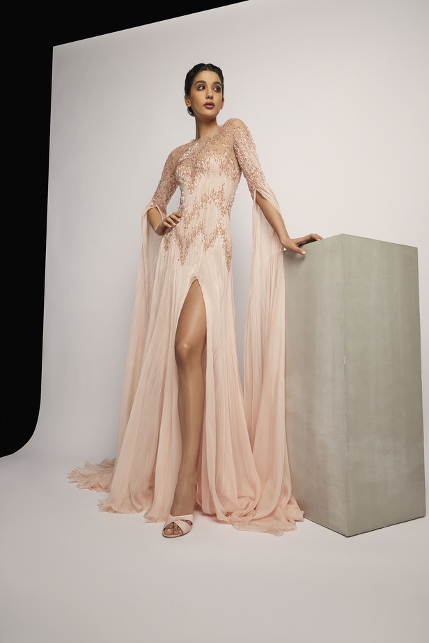 إشراقة الربيع في مجموعة رامي العلي للألبسة الفاخرة لربيع وصيف 2022