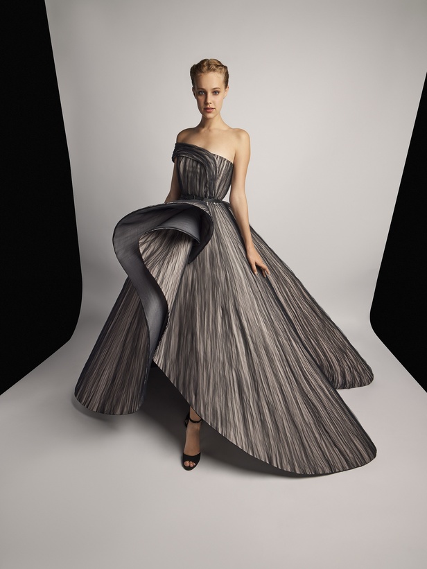 إشراقة الربيع في مجموعة رامي العلي للألبسة الفاخرة لربيع وصيف 2022