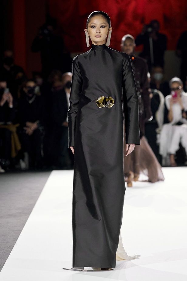 مجموعة الهوت كوتور لربيع وصيف 2022 من ستيفان رولاند بعد غياب عامين 